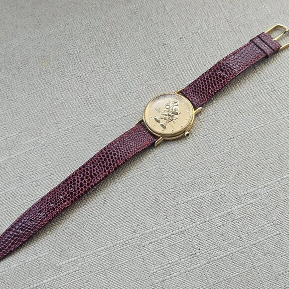 Vintage Disney Lorus Wristwatch Burgundy Tone Genuine Leather Strap Watch - Picture 9 of 12
